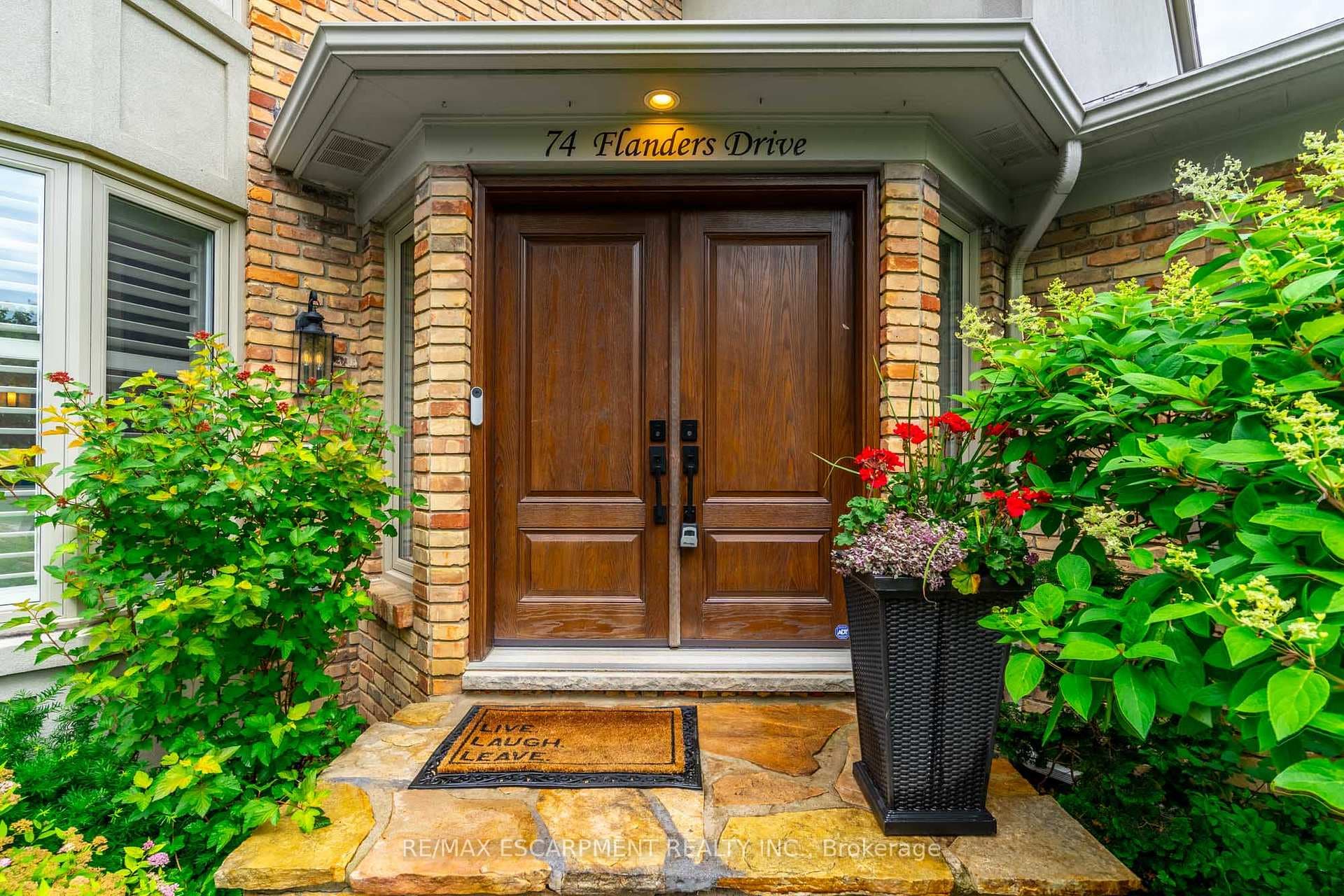 74 Flanders Drive photo 3