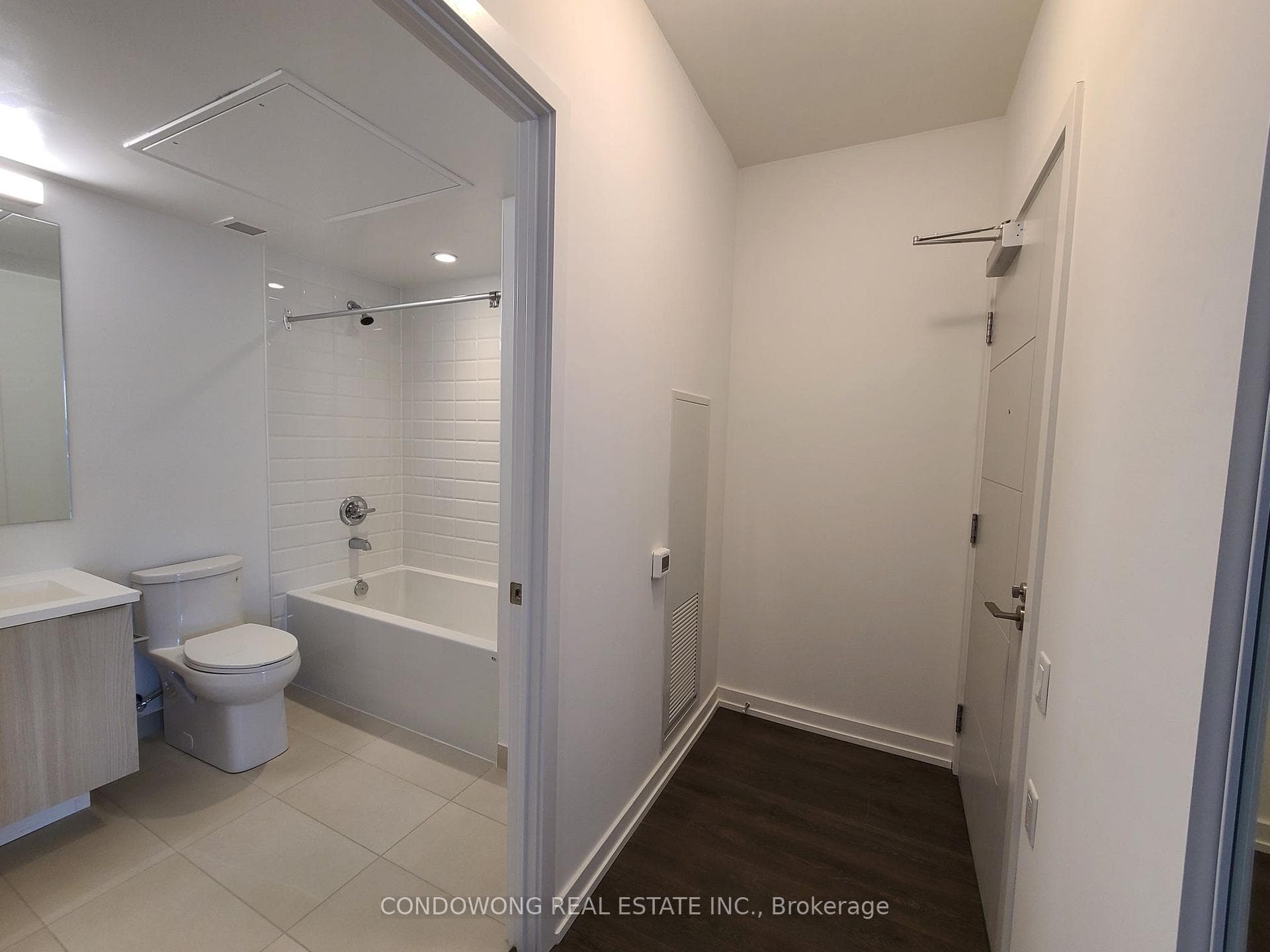 203 College Street Unit 1401 photo 9