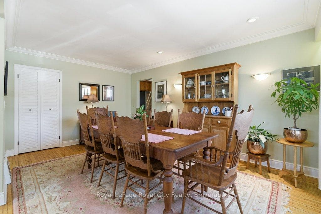 104 Kathleen Street photo 10