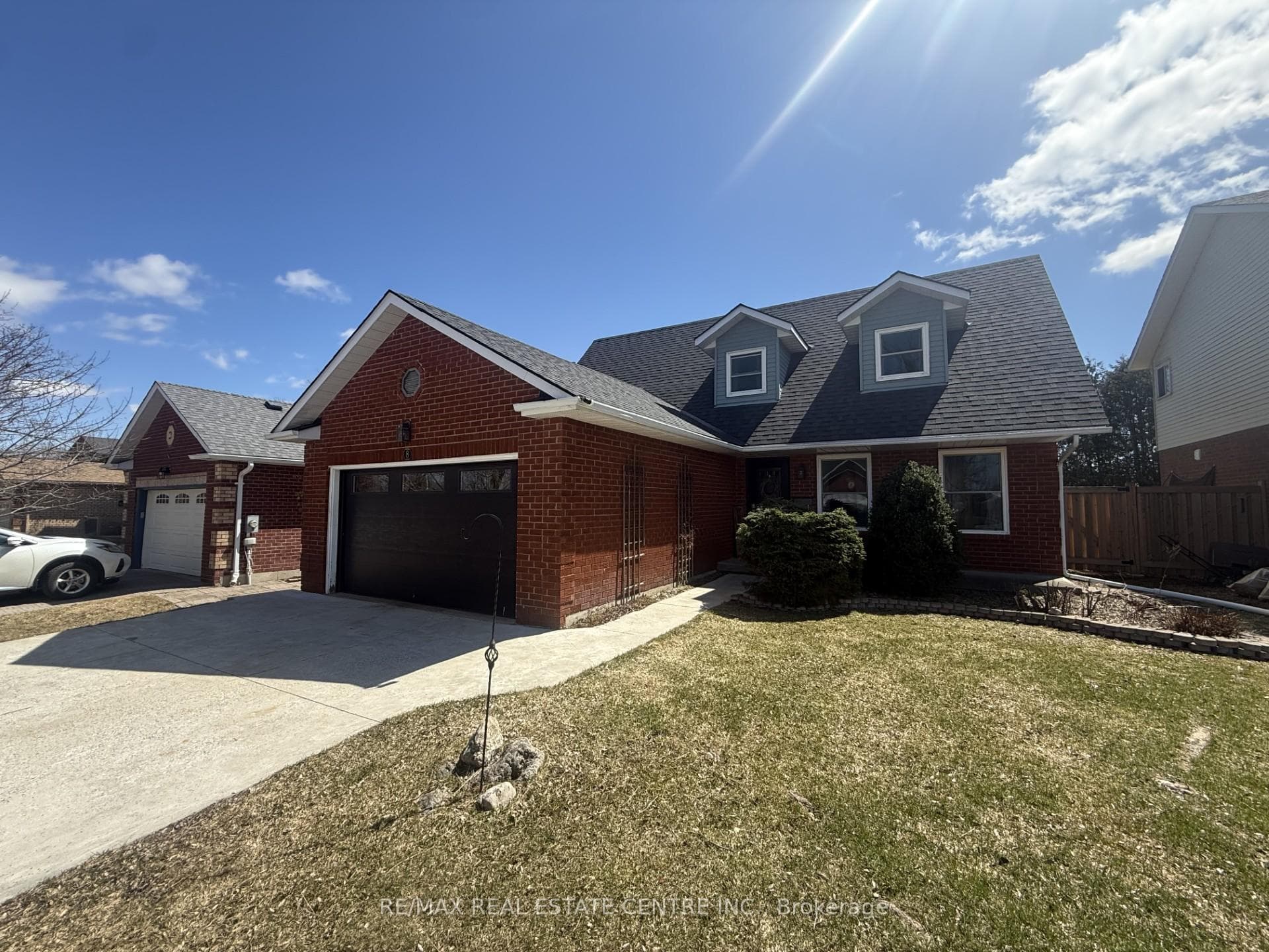 8 Passmore Avenue photo 1