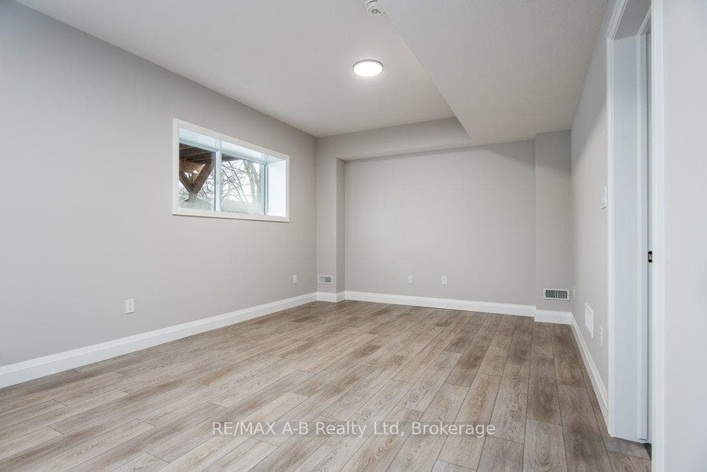 38 Jacob St Street photo 33