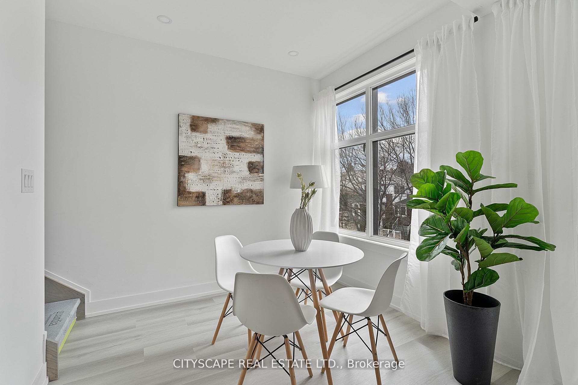 587 Oakwood Avenue Unit 4 Upper photo 15