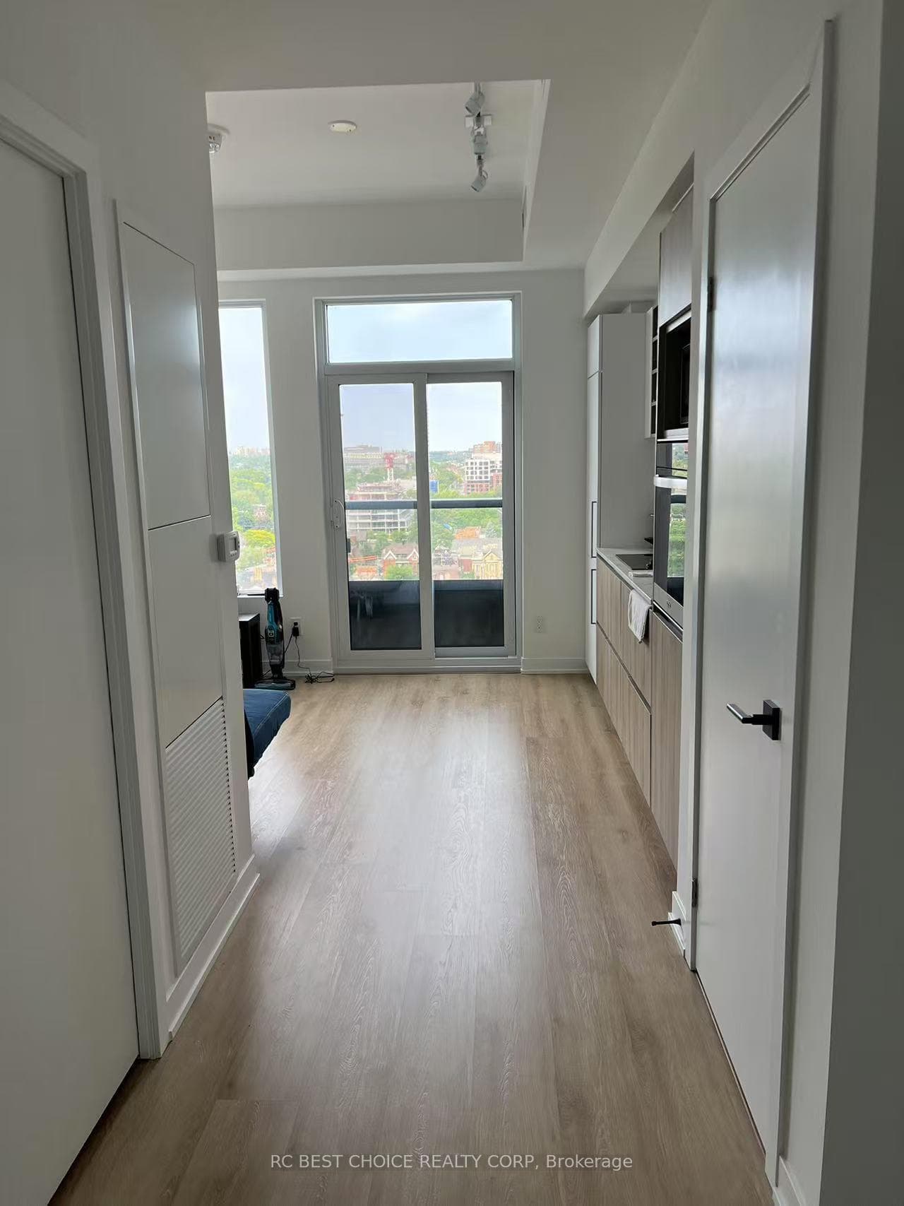 319 Jarvis Street Unit 1512 photo 2