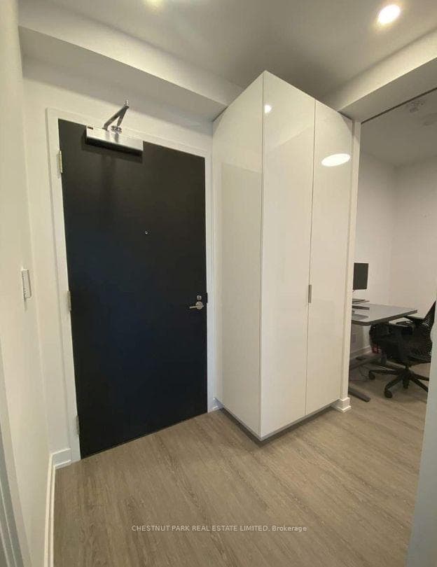 609 Avenue Road Unit 608 photo 3