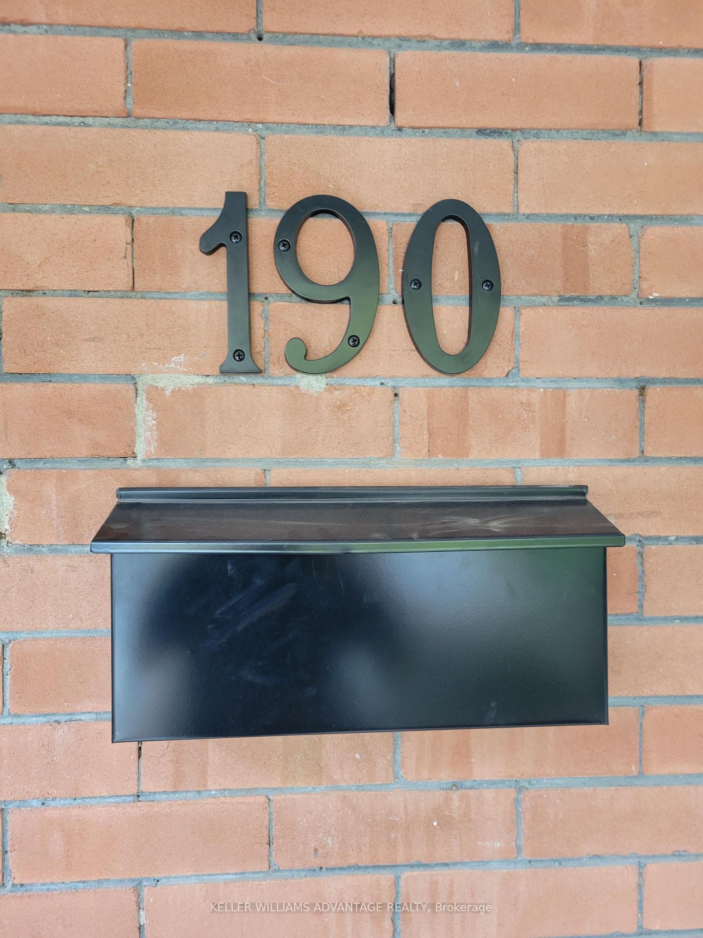 190 Lauder Avenue Unit Main photo 3