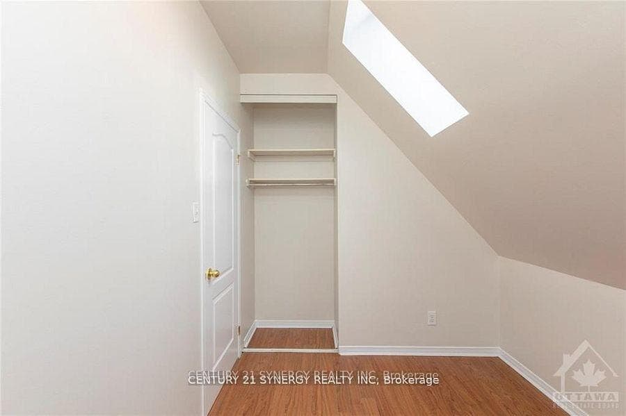 450 Maclaren Street Unit 10 photo 3