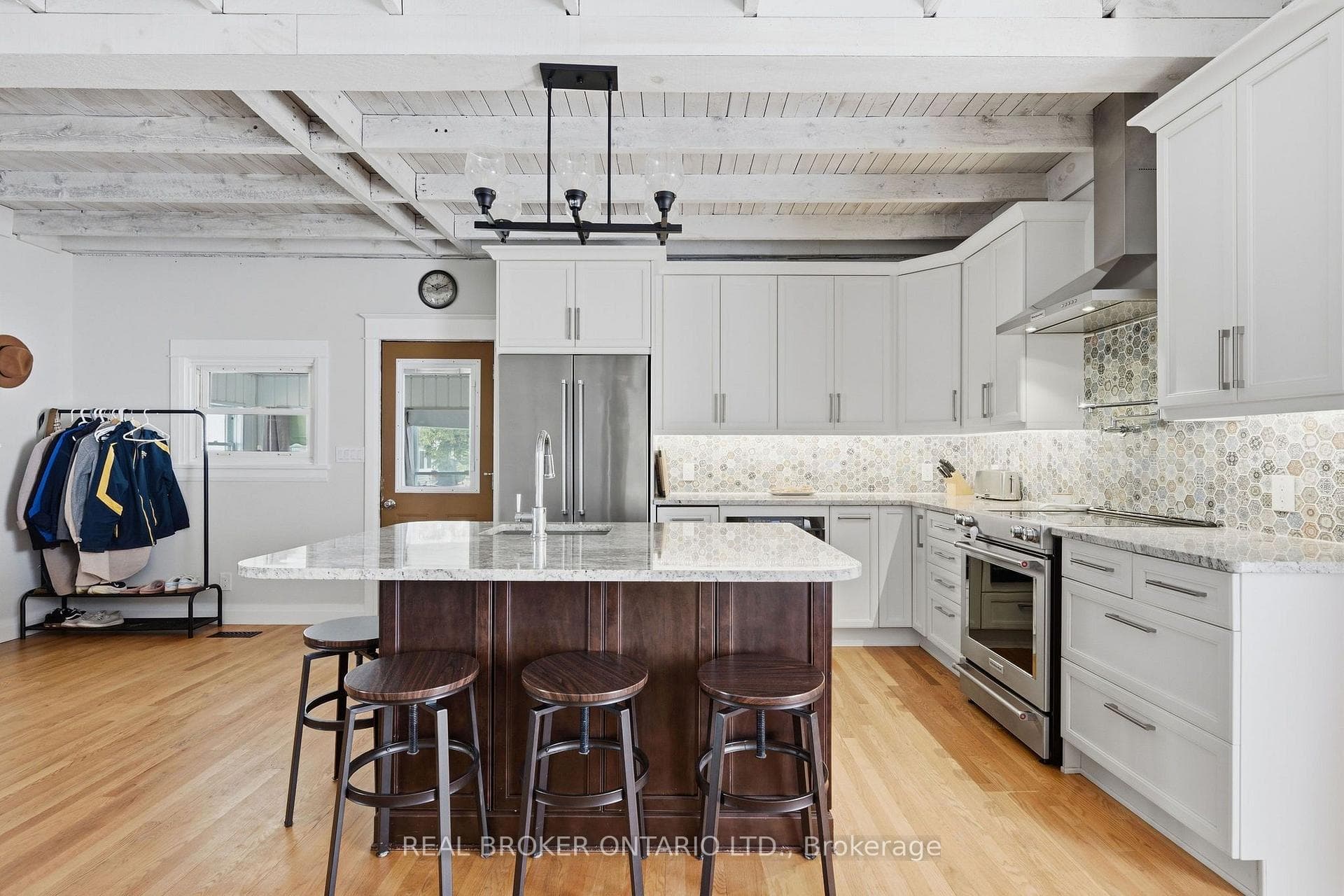 Eat In Kitchen