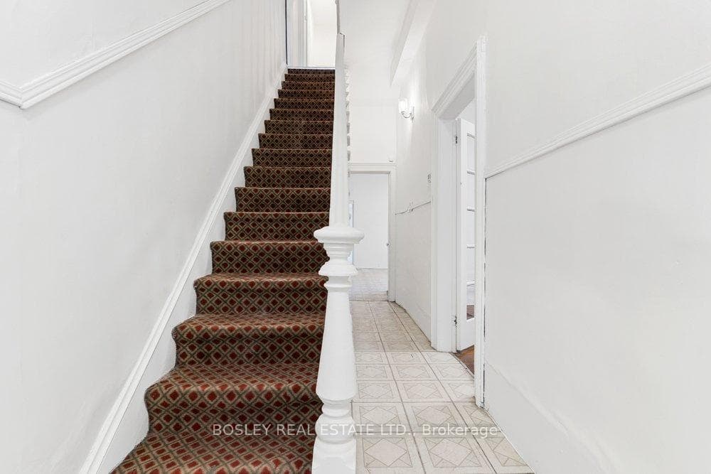 221 Beverley Street photo 17