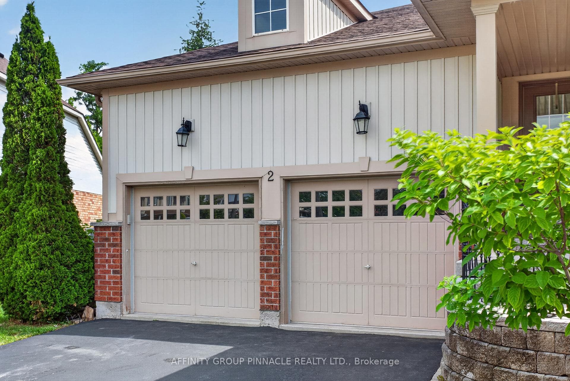 2 Fallingbrook Crescent photo 44