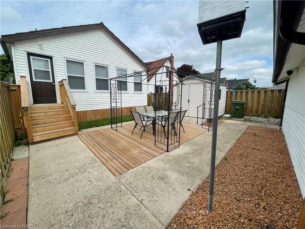 75 Woodworth Avenue photo 22