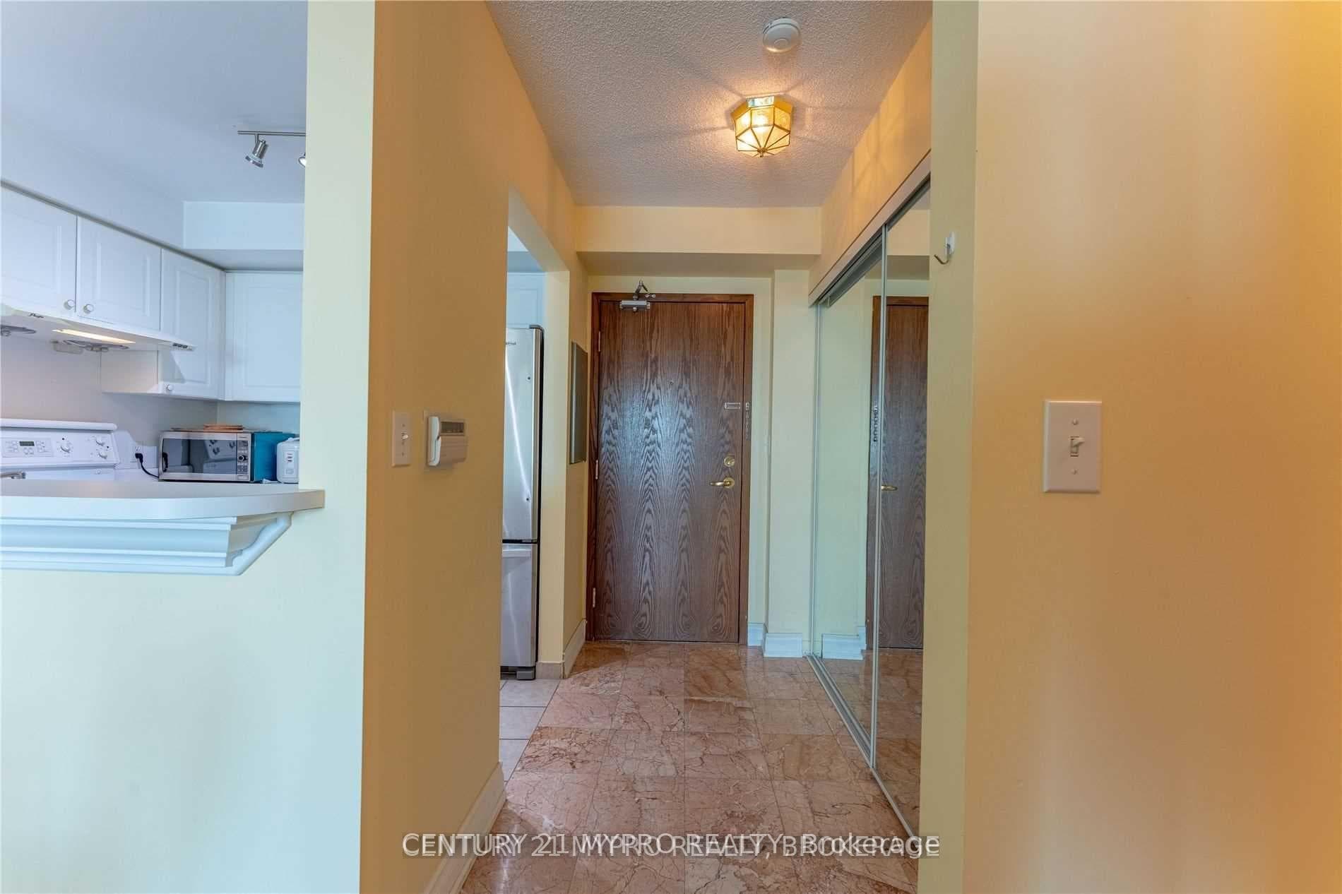 1 Lee Centre Drive Unit 1609 photo 5
