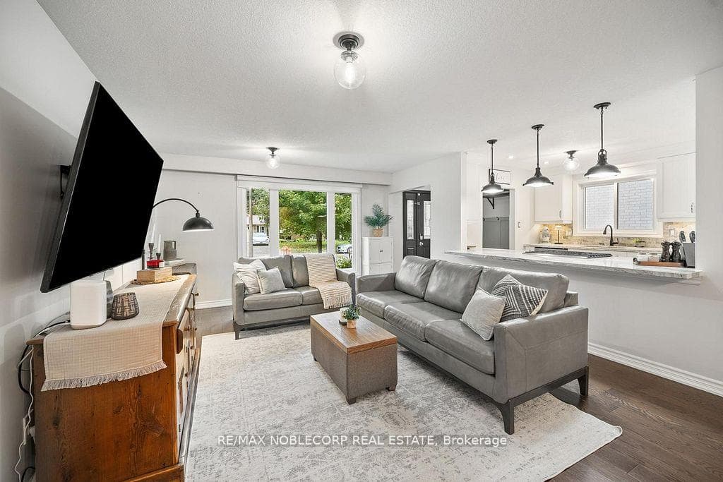 42 Mitchell Avenue photo 16