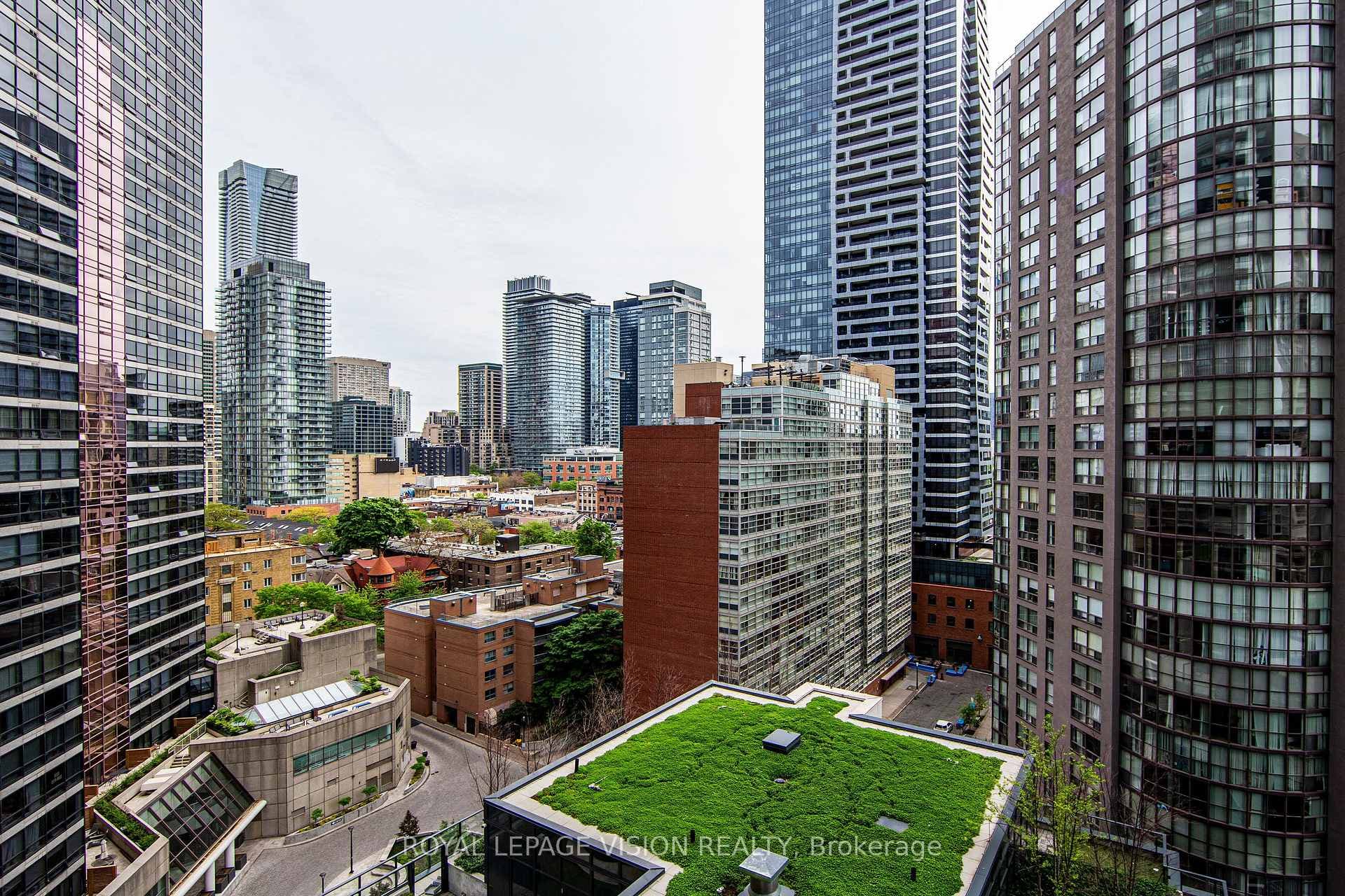 955 Bay Street Unit 1419 photo 19