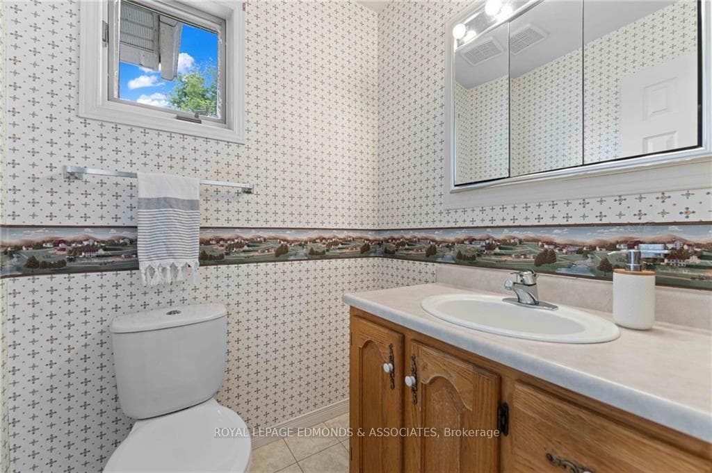 1703 FOREST LEA Road photo 21