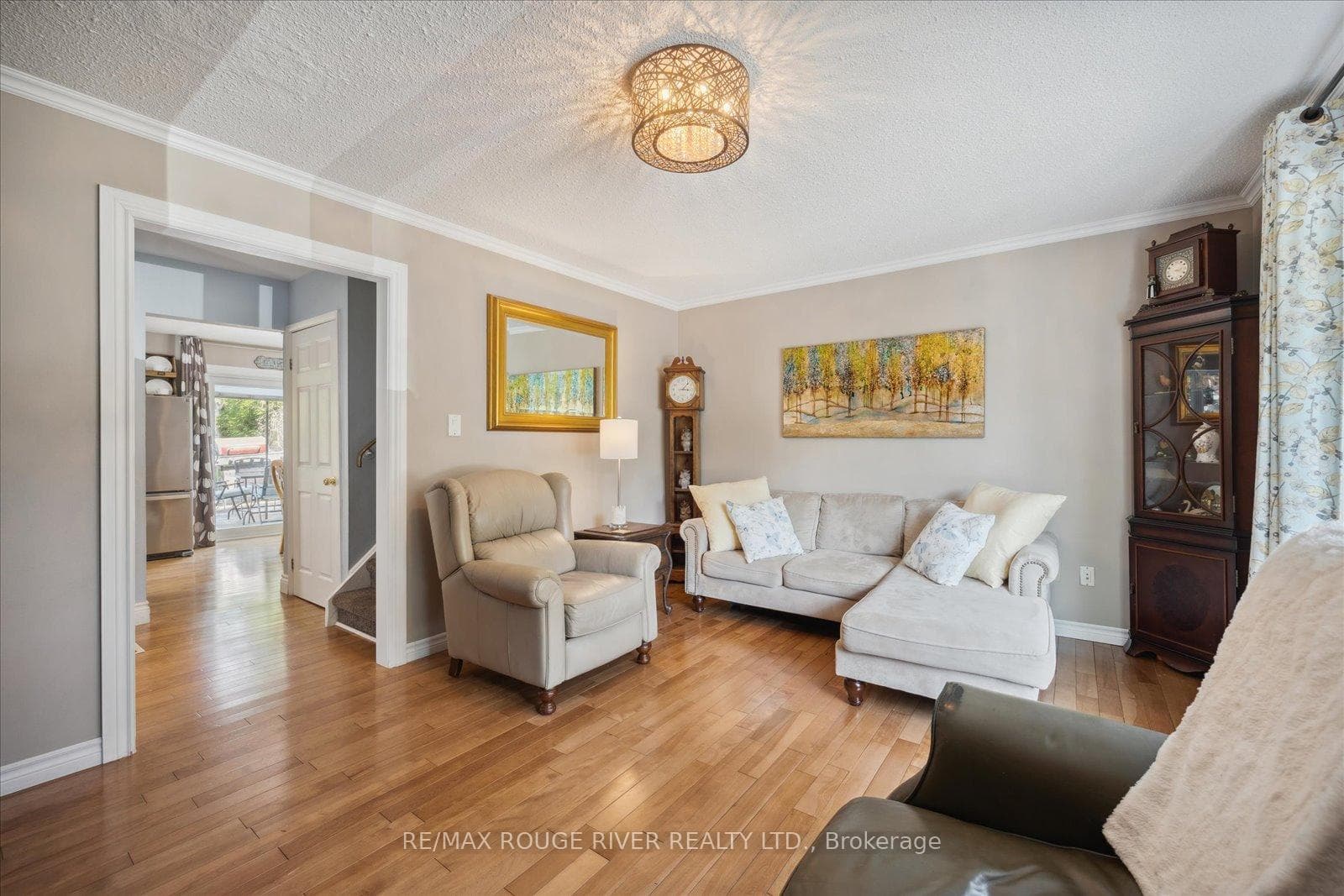 567 Camelot Drive photo 9
