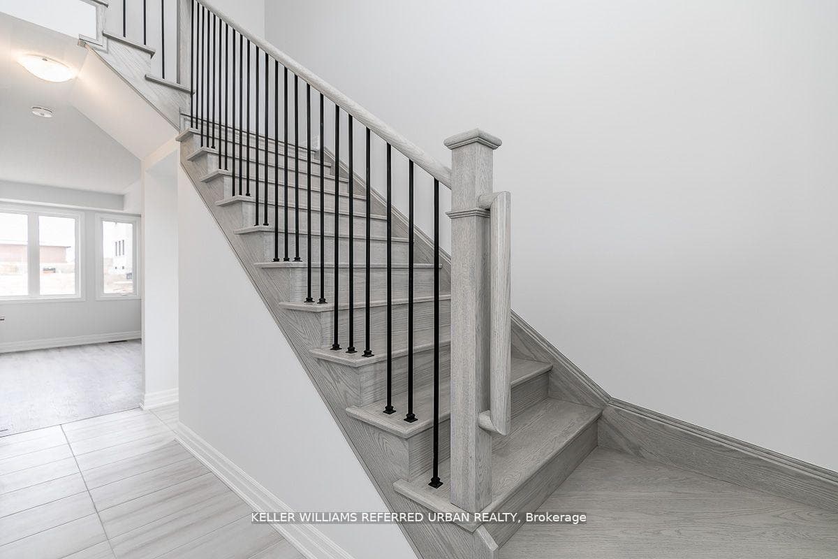 47 Federica Crescent photo 2