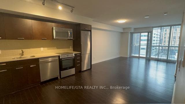295 Adelaide Street Unit 715 photo 7