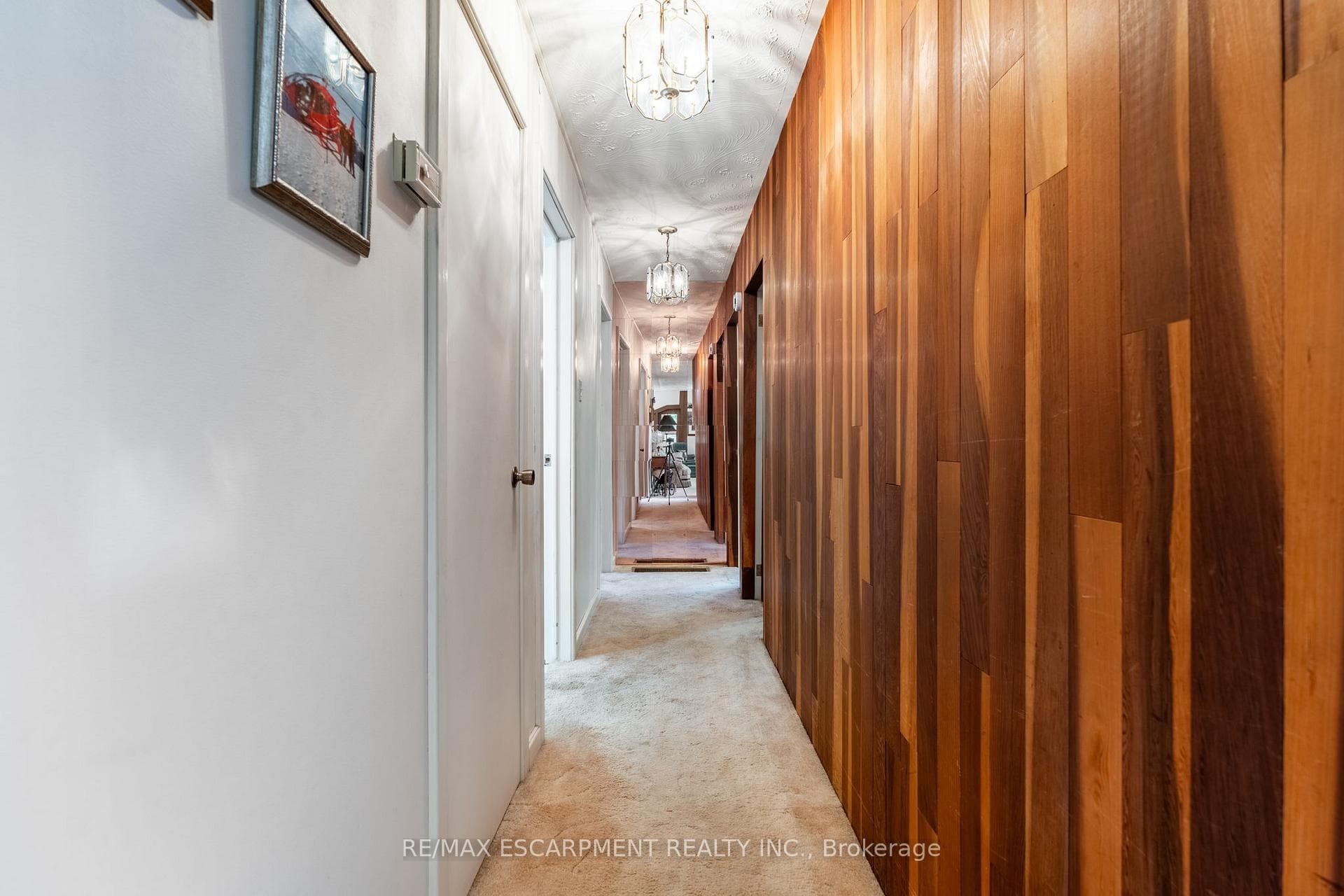 1215 Derry Road photo 15