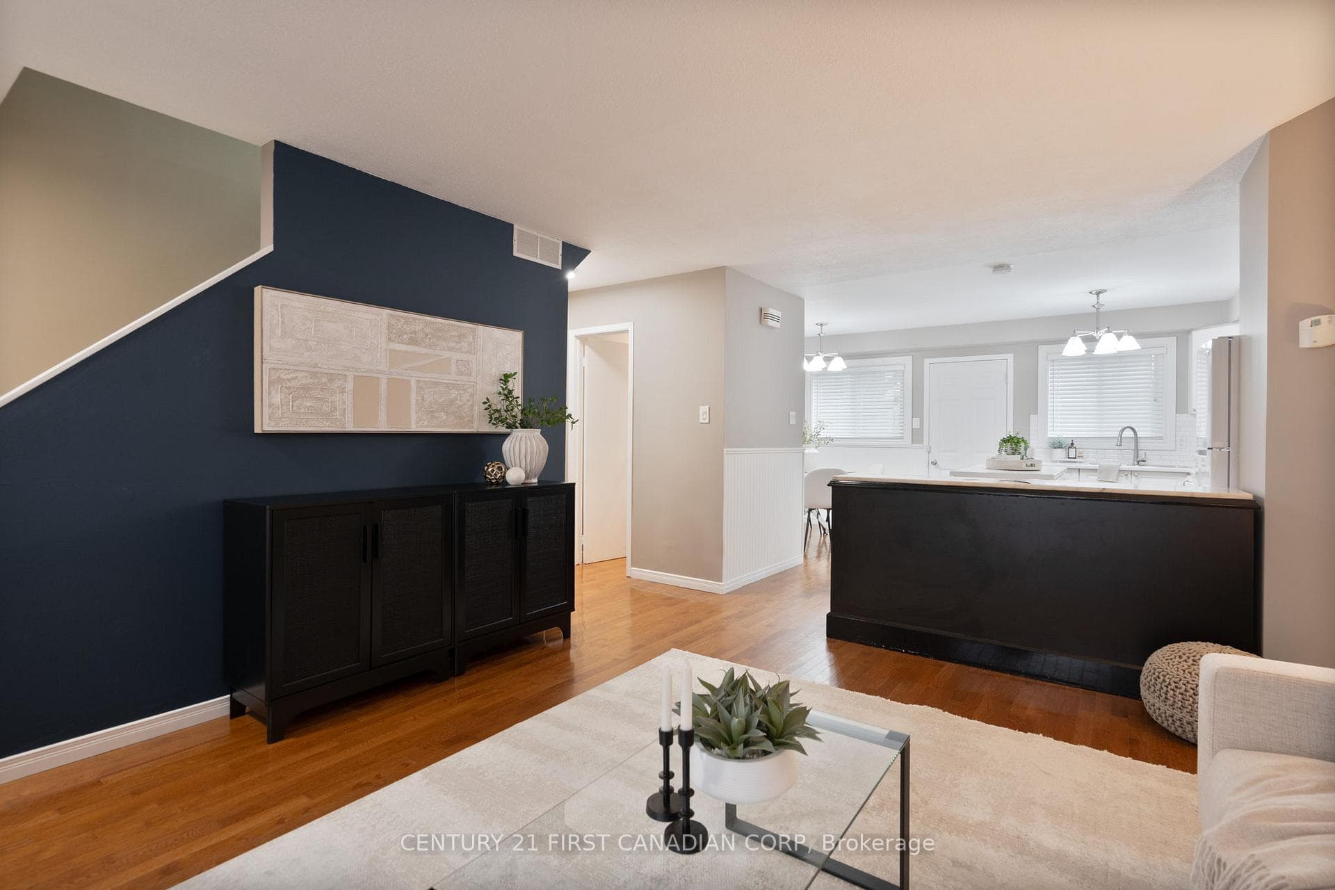 320 Westminster Avenue Unit 21 photo 11