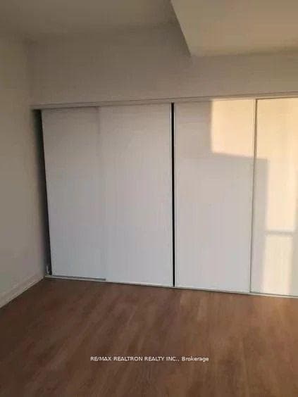 115 McMahon Drive Unit 3602 photo 5