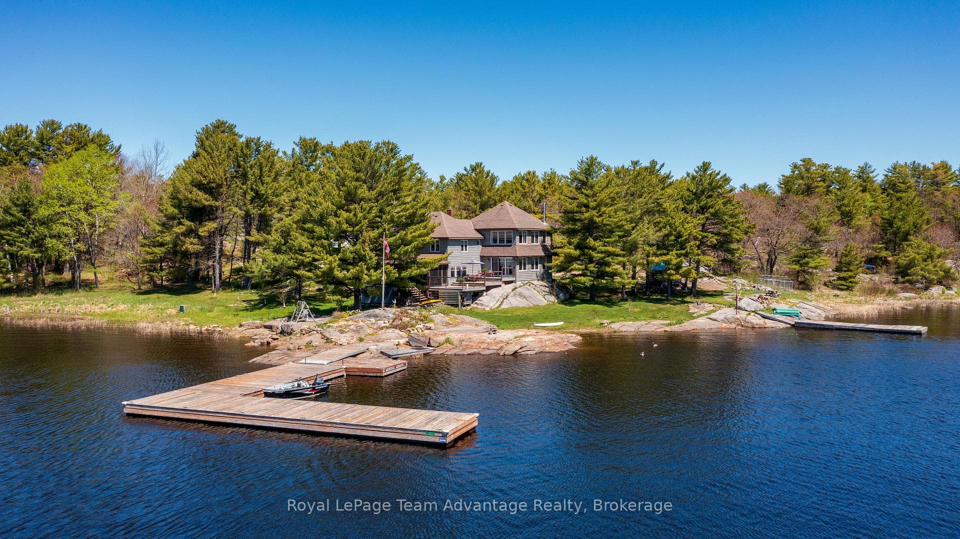 121 Rattlebear Drive photo 2