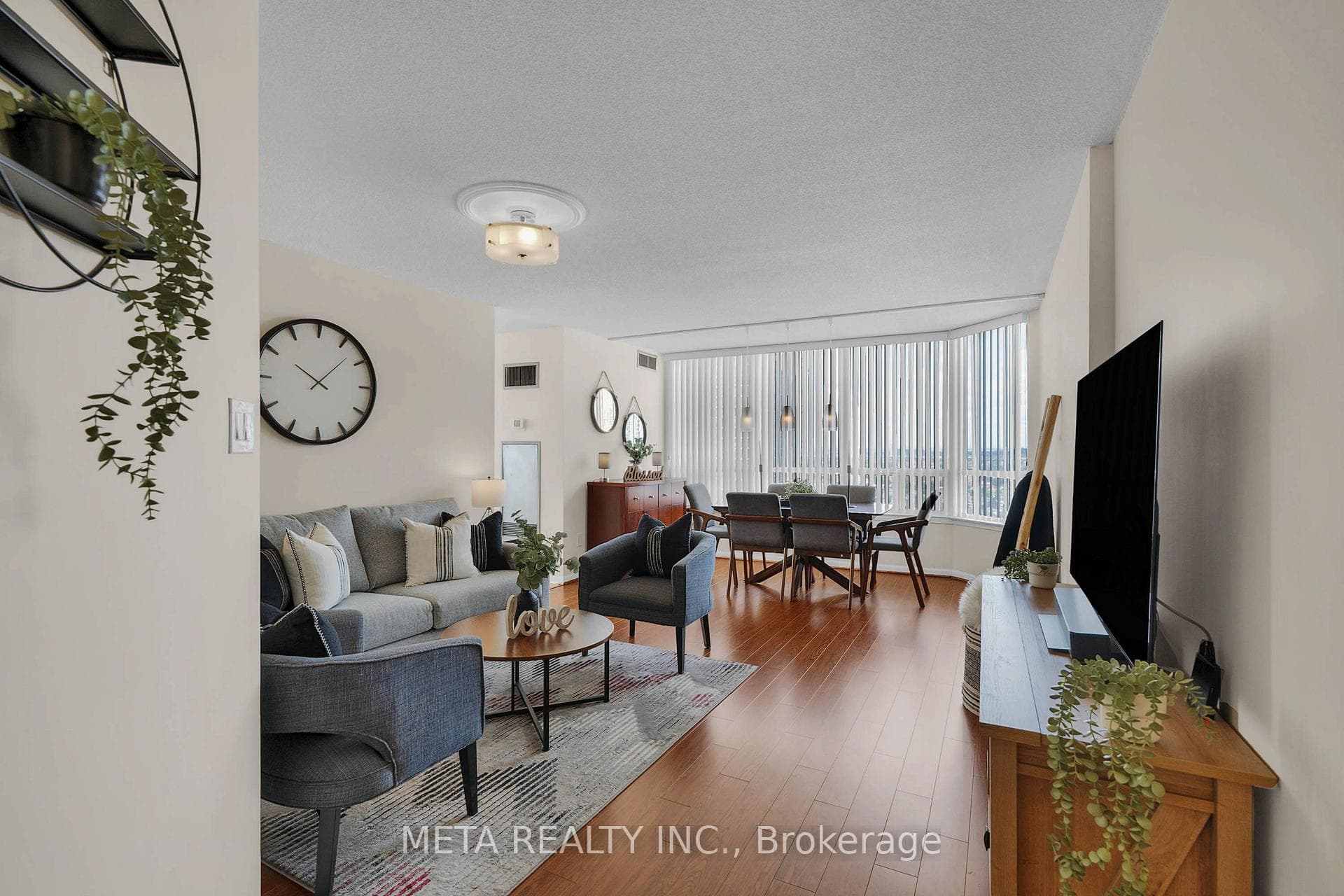 Living & Dining room
