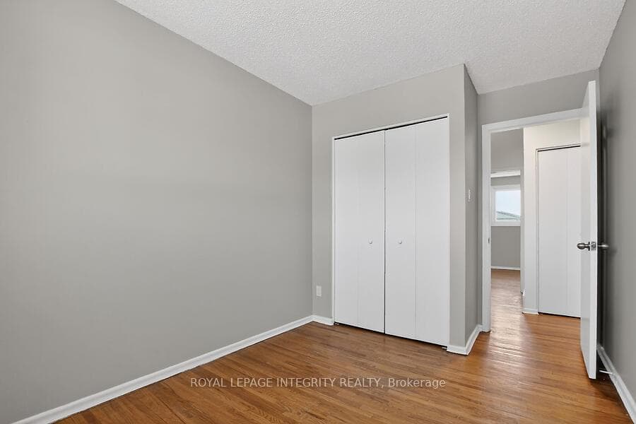 427 Moodie Drive photo 22
