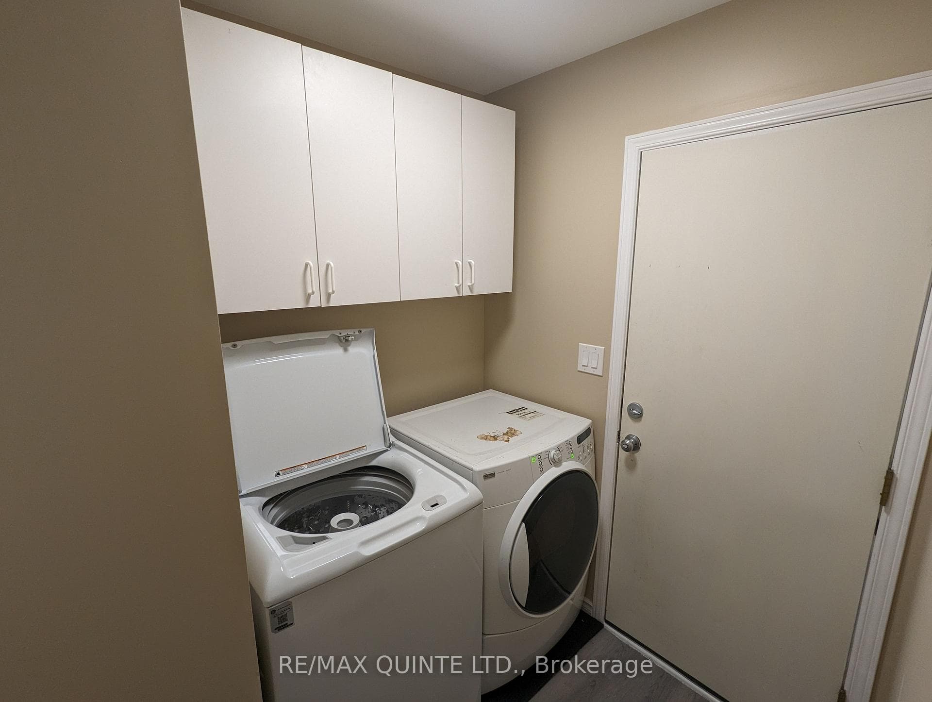 30 Hickory Grove photo 31