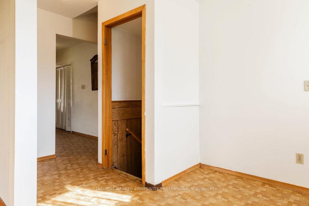 9 Pleaseley Road photo 16