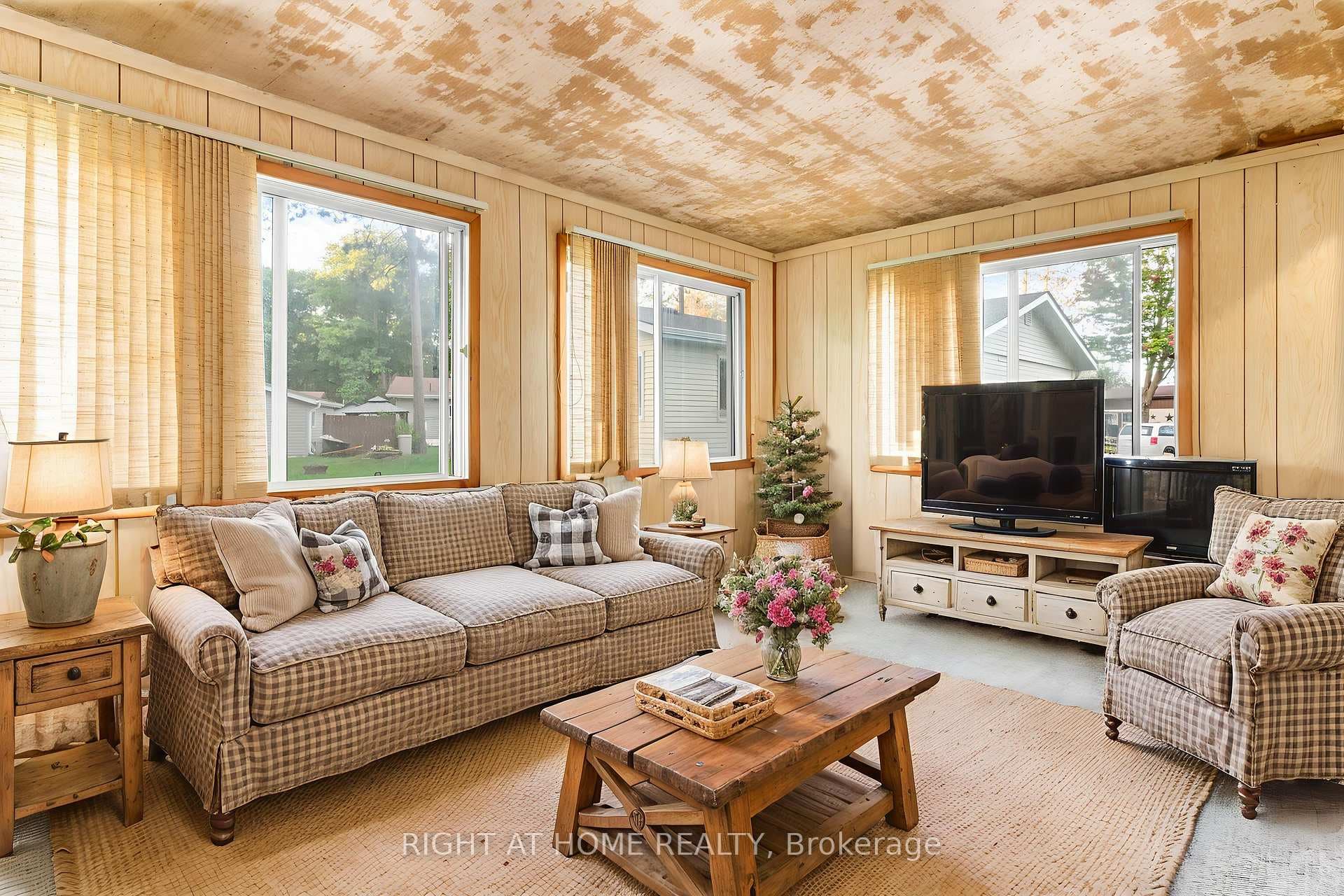 Virtually Staged to show potential