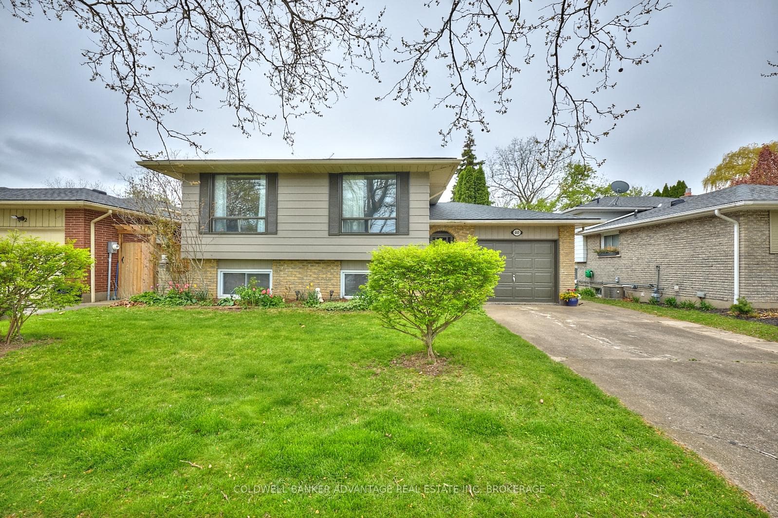 40 Kimbermount Drive photo 3