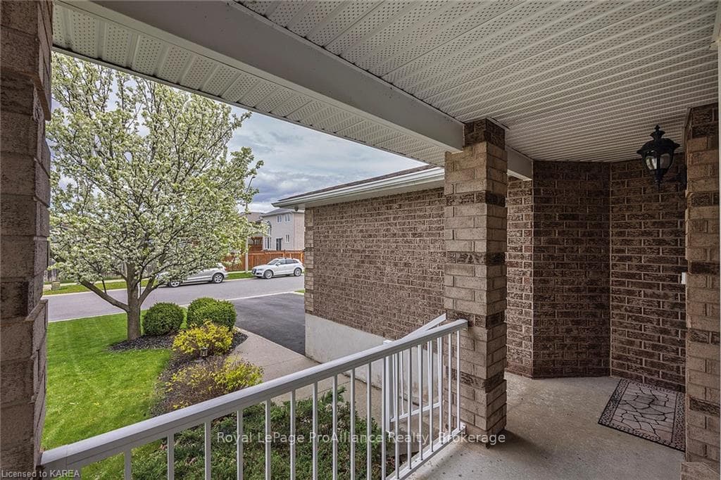 2070 BALANTRAE Circle photo 3