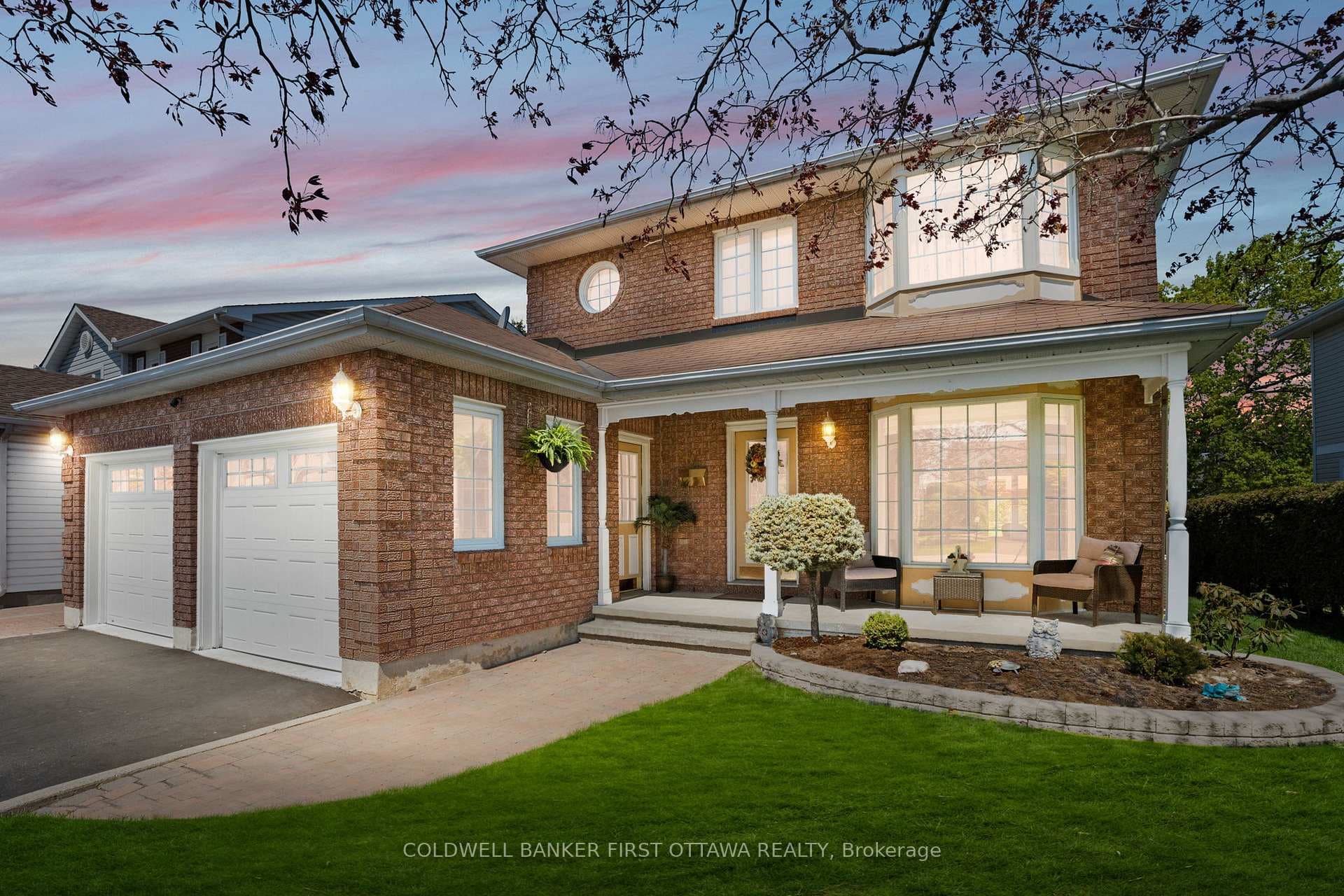 Welcome home to 64 Tartan Dr in Barrhaven!