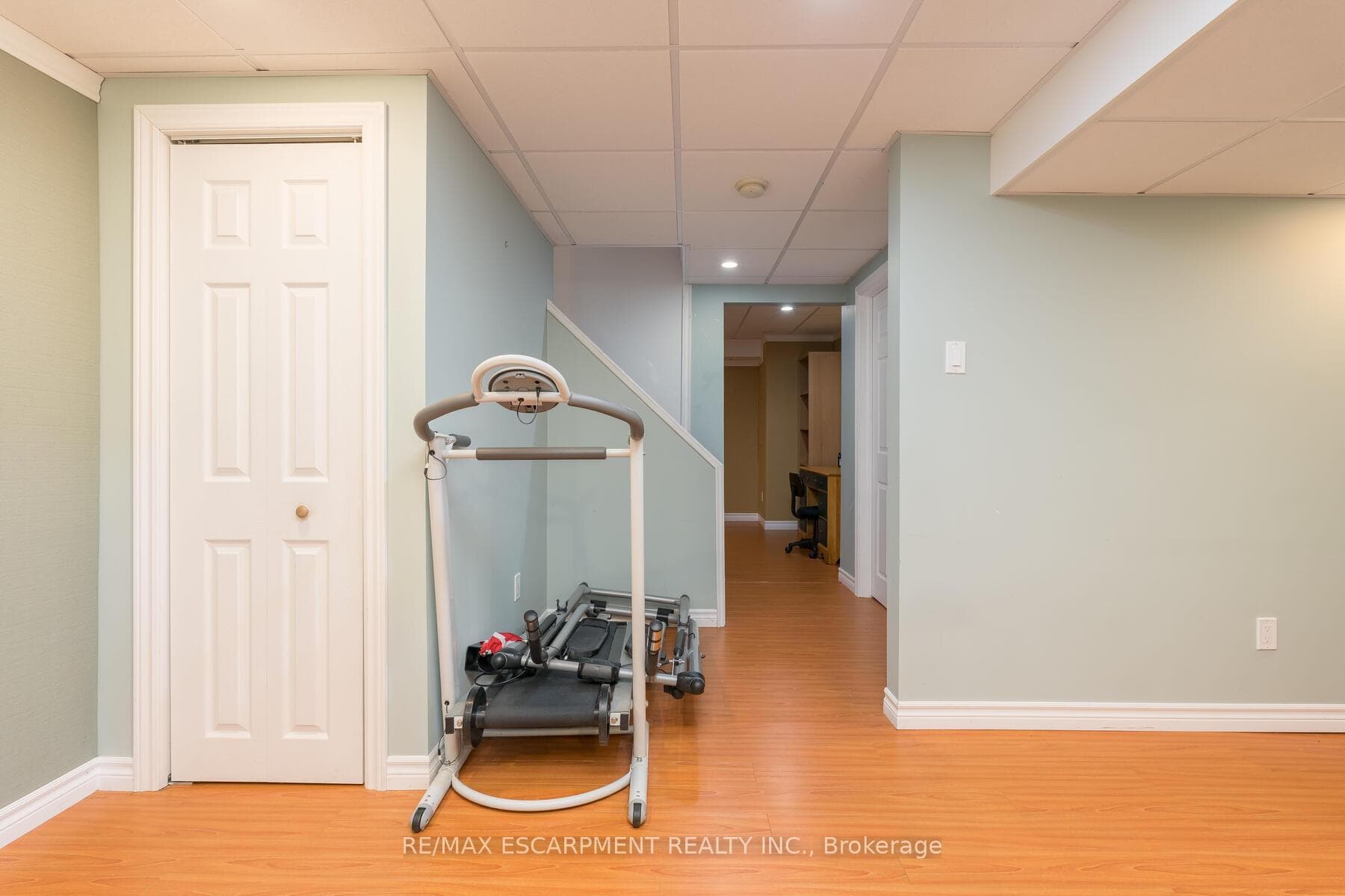 673 Bennett Boulevard photo 36