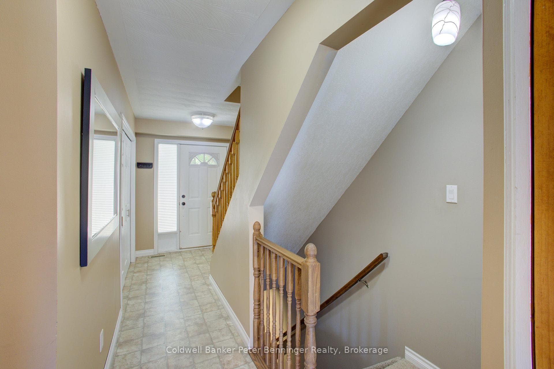 737 Mackendrick Drive photo 6