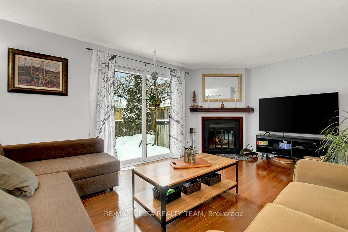 1705 Lamoureux Drive Unit C photo 8