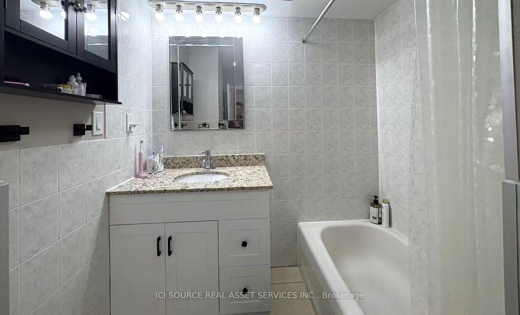 19 Talbot Street Unit Upper Unit photo 3