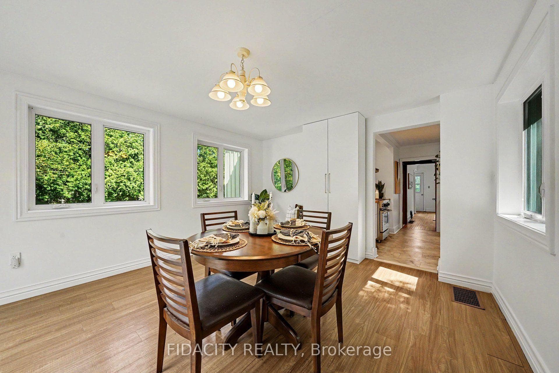 6811 Flewellyn Road photo 10