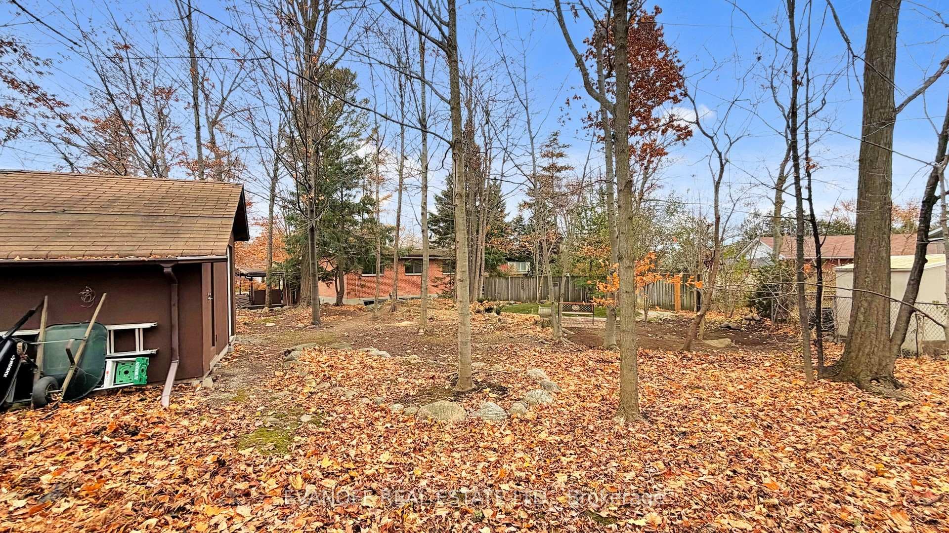 16 Lyncroft Drive photo 37