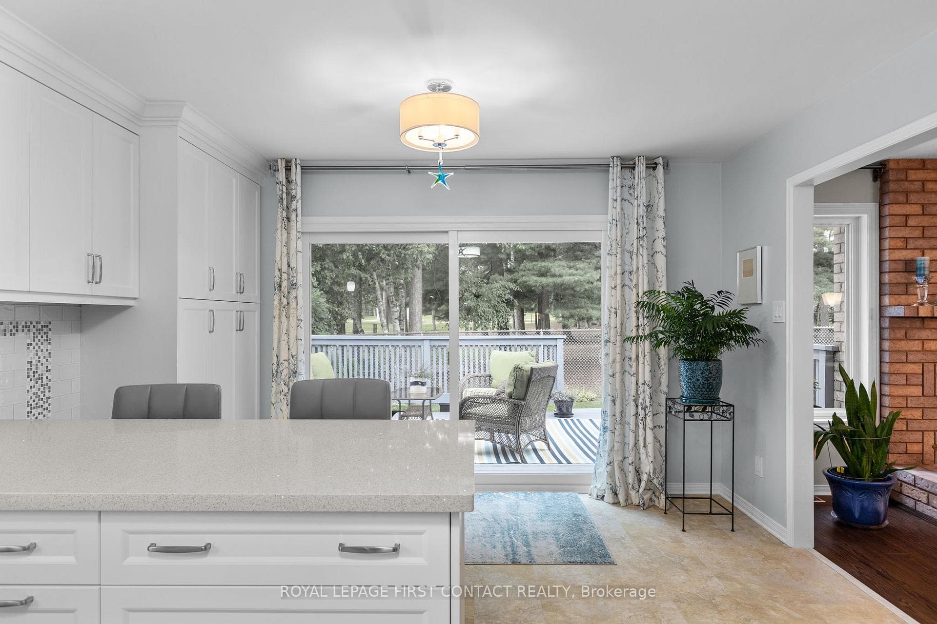 210 Anne Street photo 11