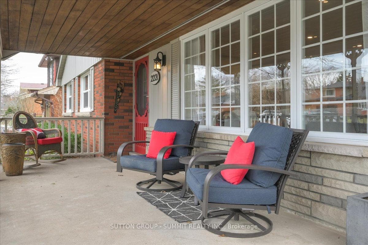 2221 Clarendon Park Drive photo 3