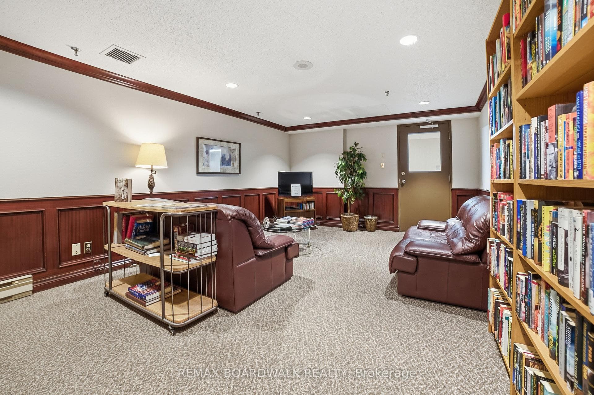 1705 Playfair Drive Unit 1408 photo 12