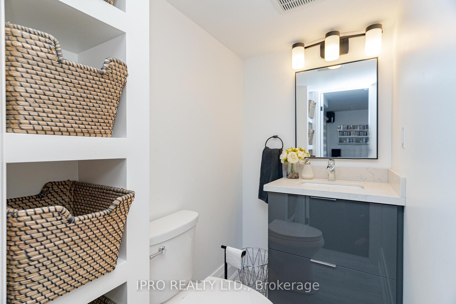 2272 Mowat Avenue Unit 74 photo 32