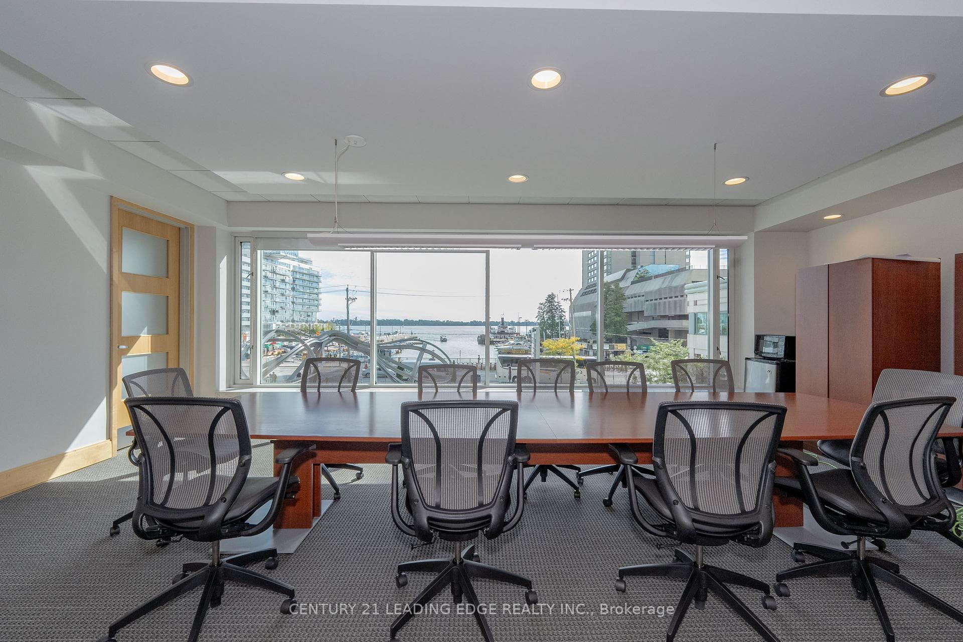 10 QUEENS Quay Unit 702 photo 30