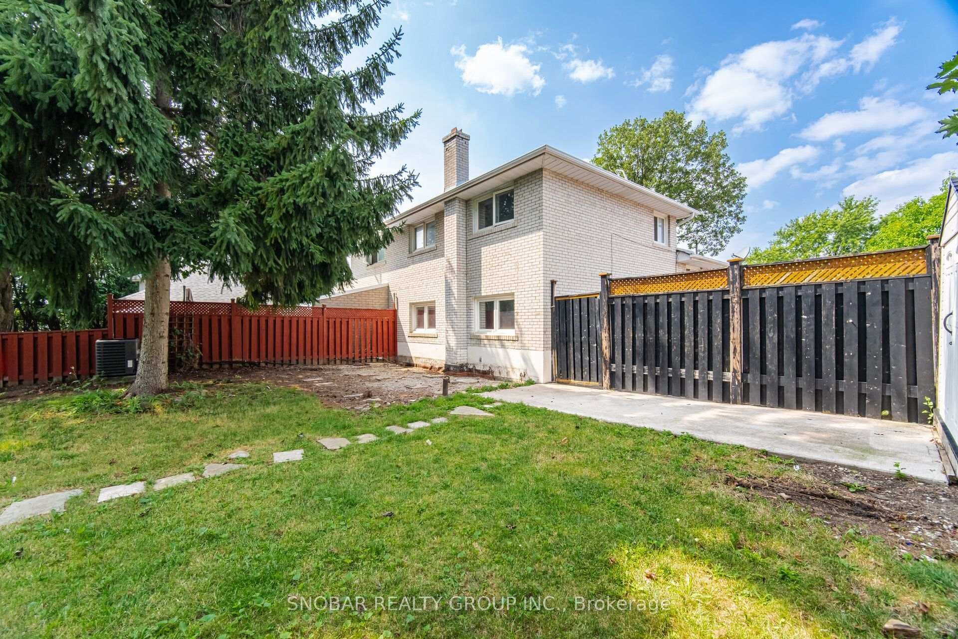 1228 Shamir Crescent photo 31