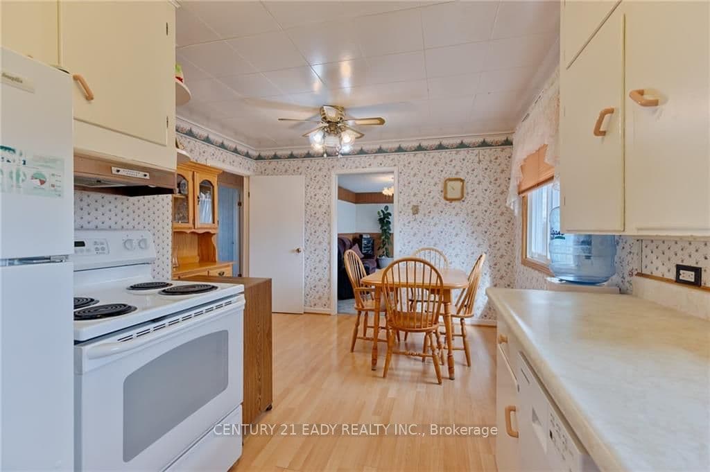 1021 BULGER Road photo 8