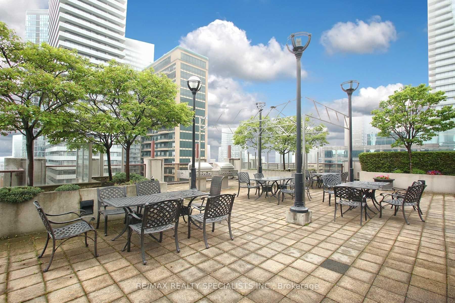85 Bloor Street Unit 1507 photo 33