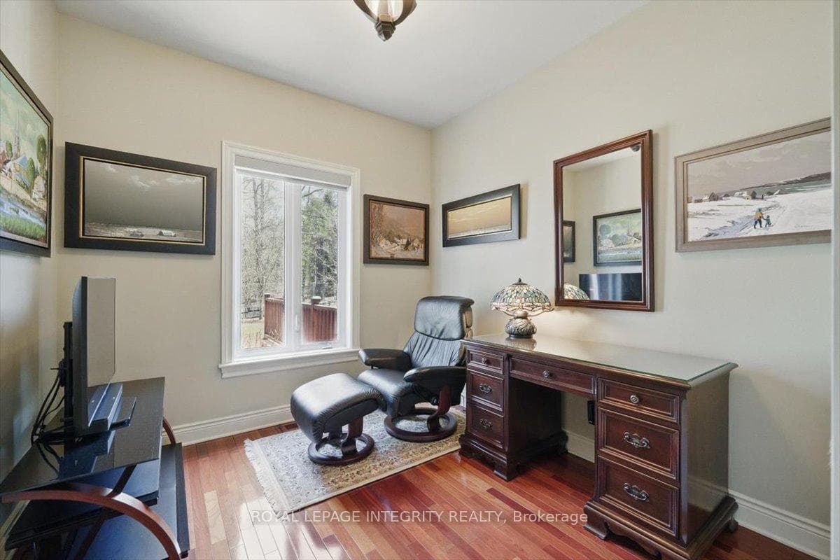 137 Beaumont Avenue photo 22