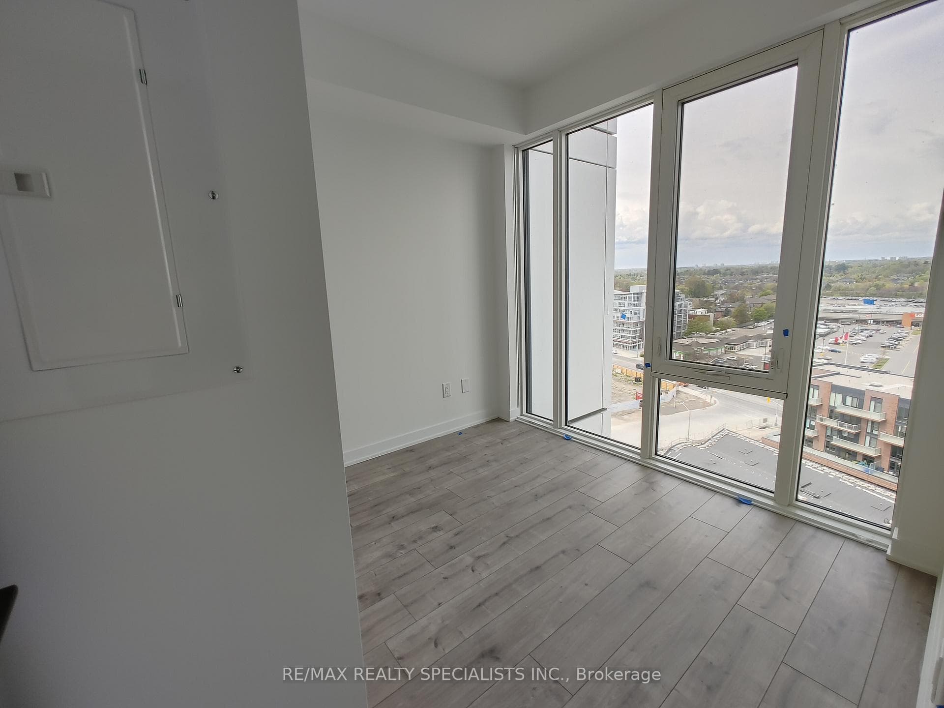 220 MISSINNIHE Way Unit 1302 photo 16