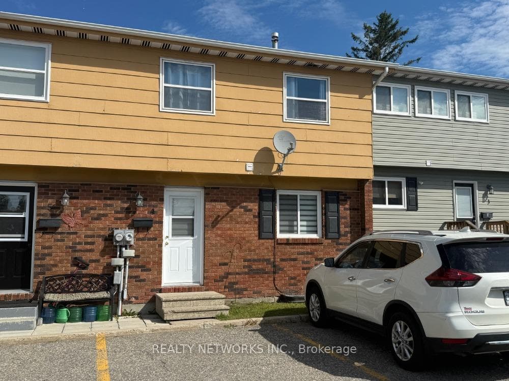577 College Street Unit 4 photo 1